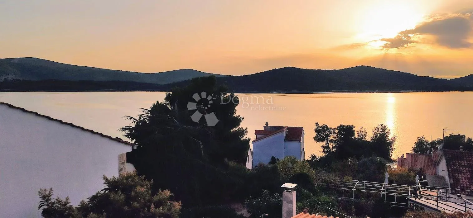 žaborić- predivna apartmanska kuća s pogledom na more - slika 3
