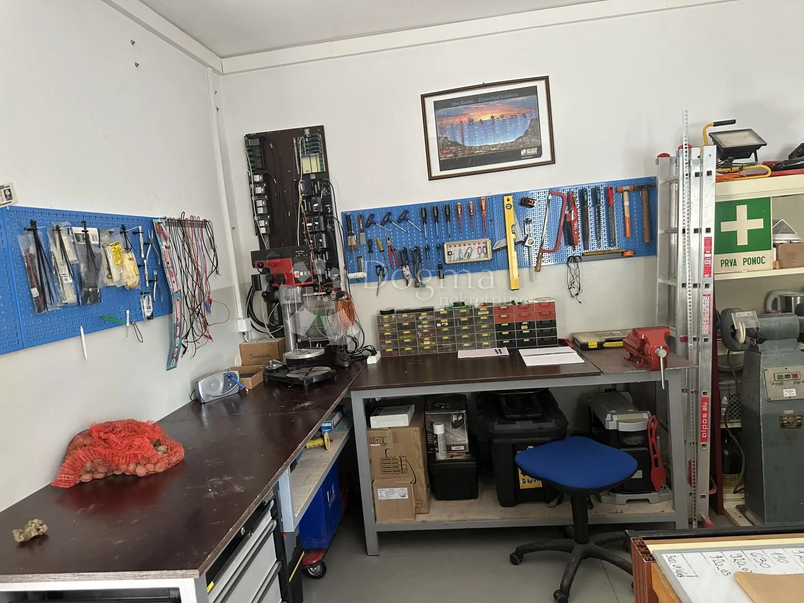 samostojeća kuća bulevard, 250 m² plus garaža 54,59m2 - slika 8