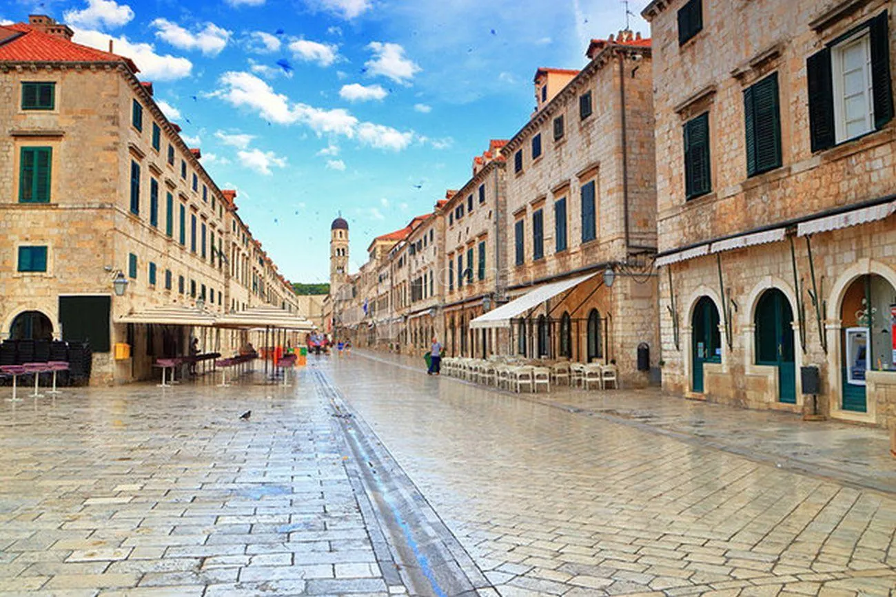 šarmantan stan u samom srcu starog grada - slika 1