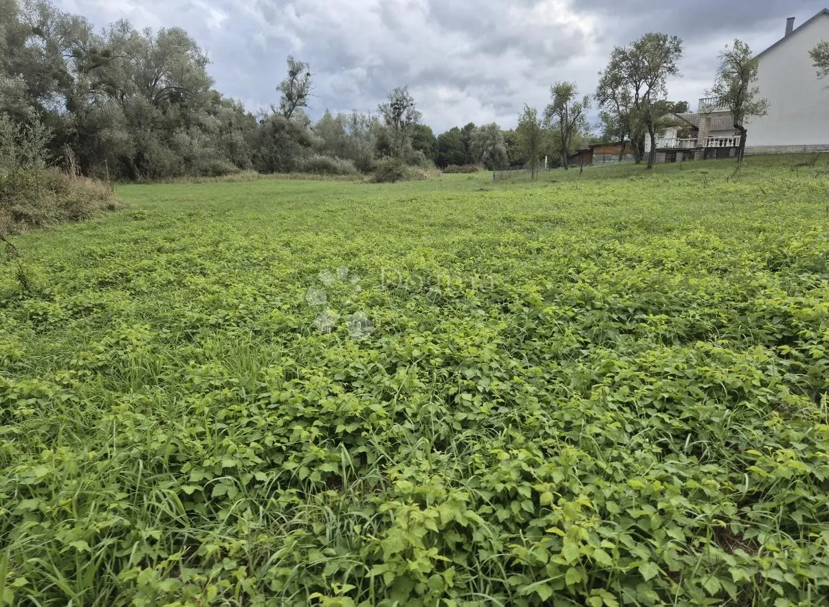 građevinsko zemljište lički osik uz vodu 4640 m2 - slika 3