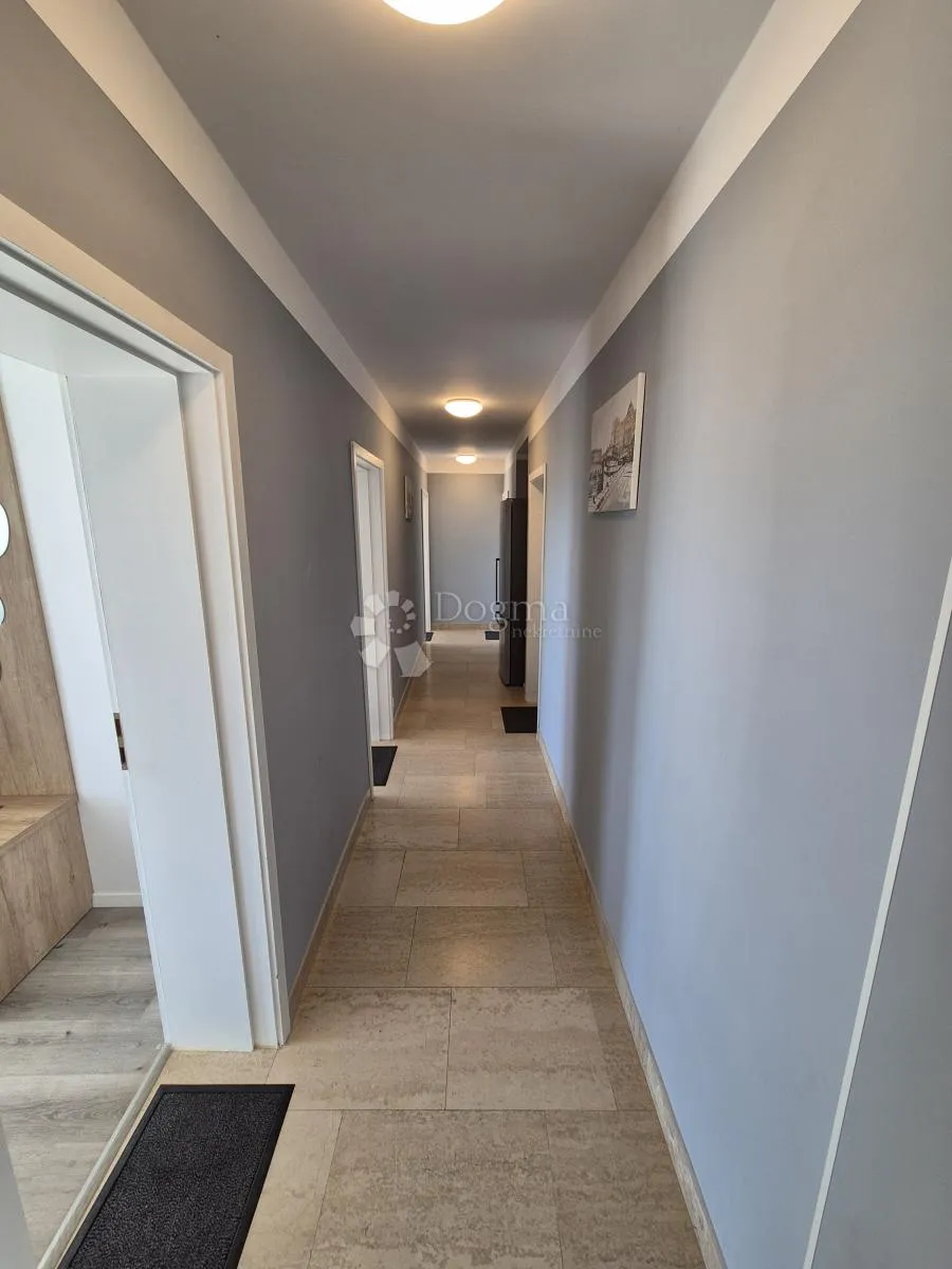 višestanbena kuća s 11 apartmana - slika 36