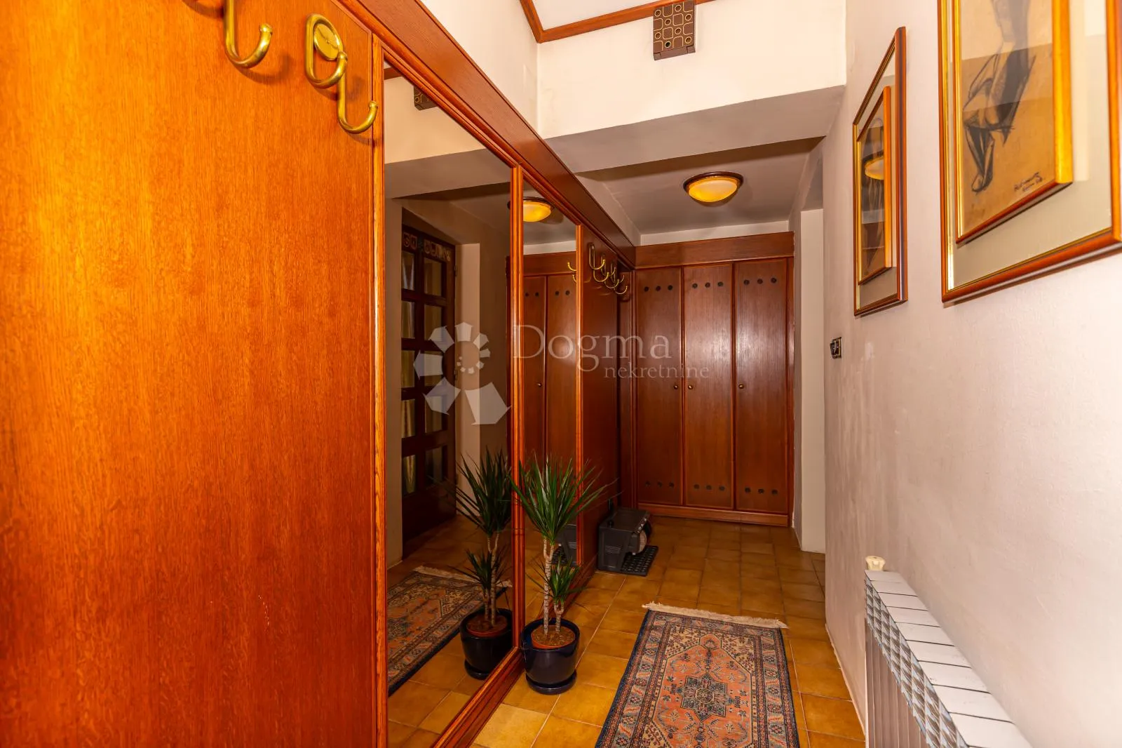 apartman sa galerijom i prekrasnim pogledom na more - slika 28