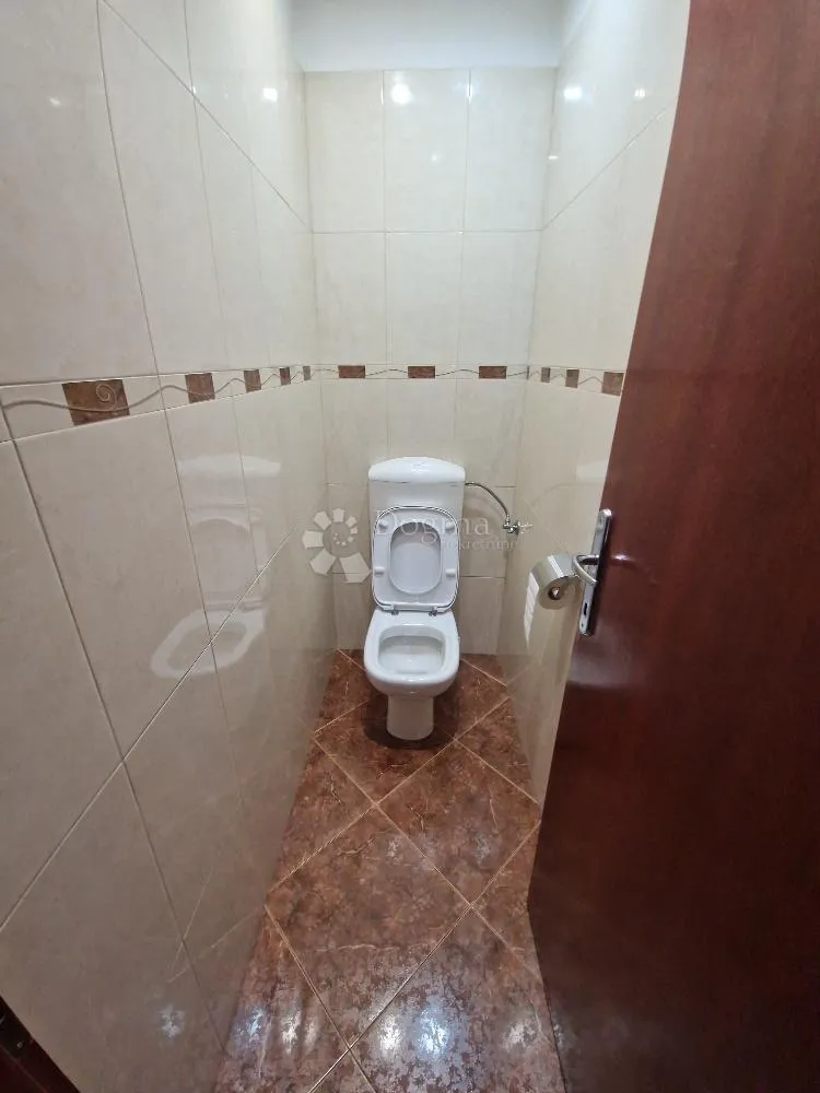 stan za najam iznad centra grada - slika 12