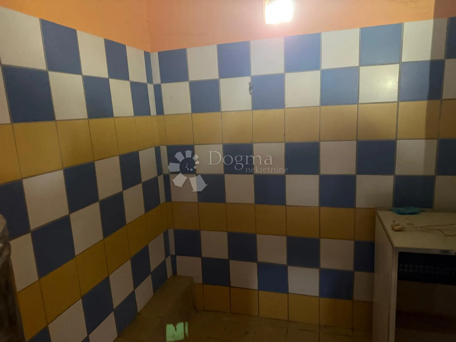 vinogradni kutak s podrumom! - slika 7
