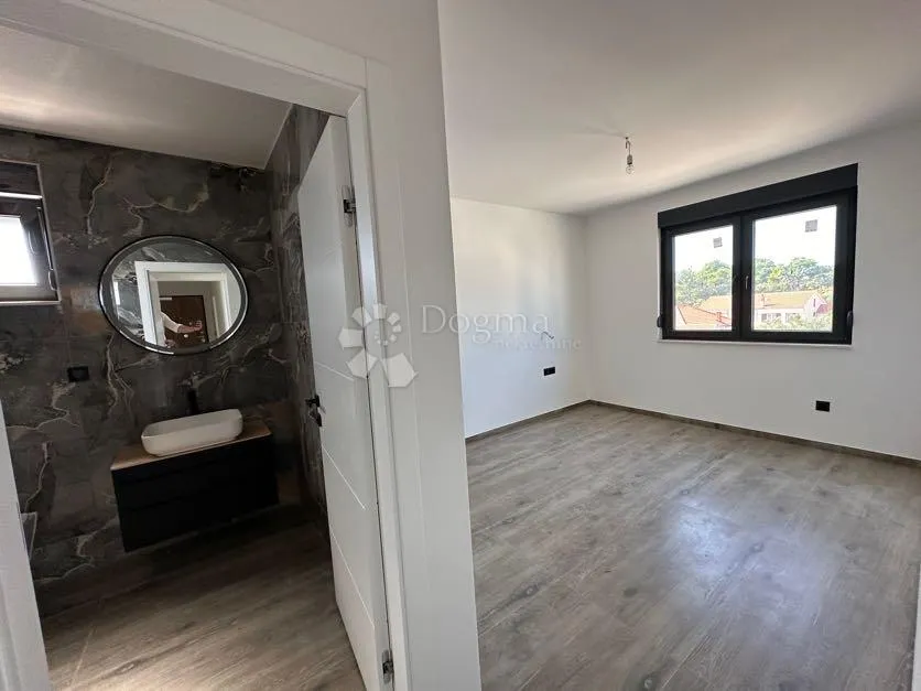 luksuzni apartman na moru - slika 28