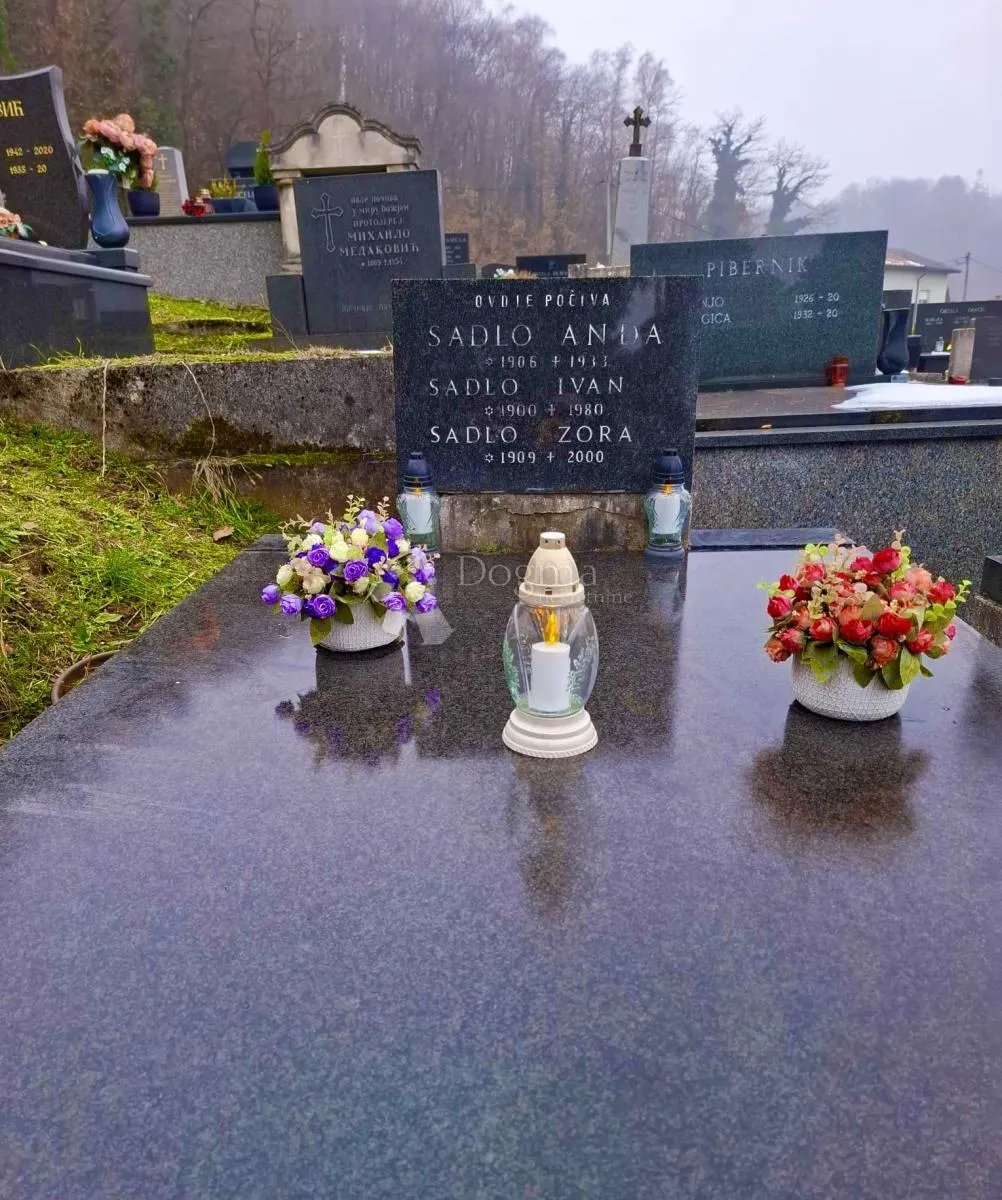 prekrasna i očuvana grobnica pod spomeničkom zaštitom - slika 24
