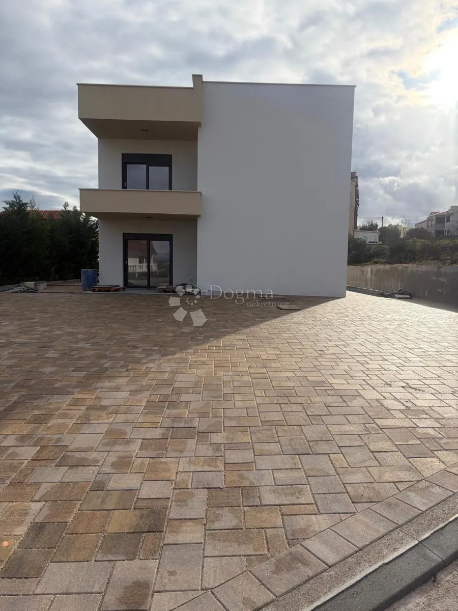 vodice - novogradnja dvosoban stan sa krovnom terasom s3 - slika 2