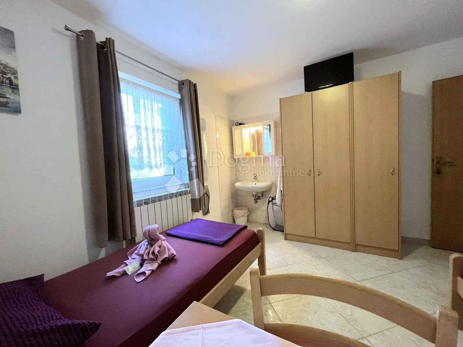prekrasna villa s bazenom - slika 15