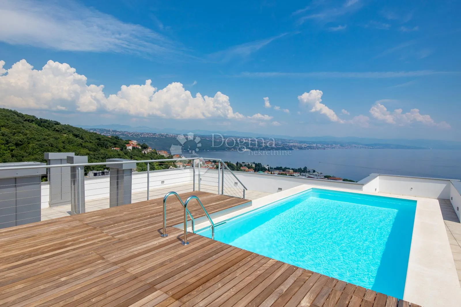 penthouse s bazenom, panoramski pogled - slika 31