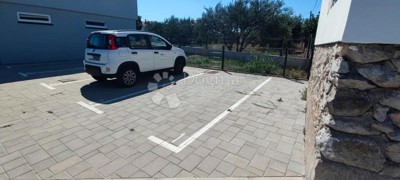 zadar, bokanjac - prostran stan u mirnom naselju - slika 21
