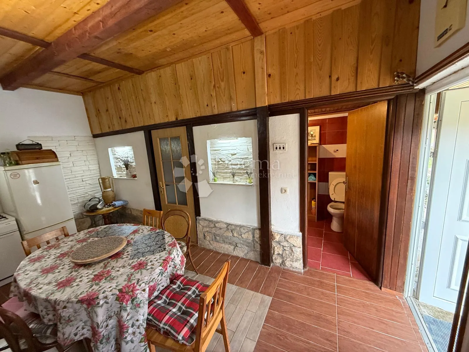 kuća 2 apartmana 2 građ zemljišta poljo 3000m2 - slika 8