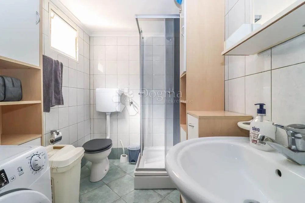 top lokacija!!! obiteljska kuća s potencijalom 150 m od mora - slika 12