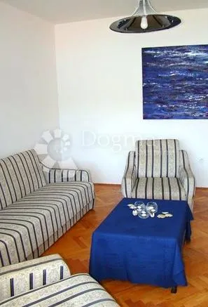 stan 65m2 -na 50m od mora-pag!!! - slika 2