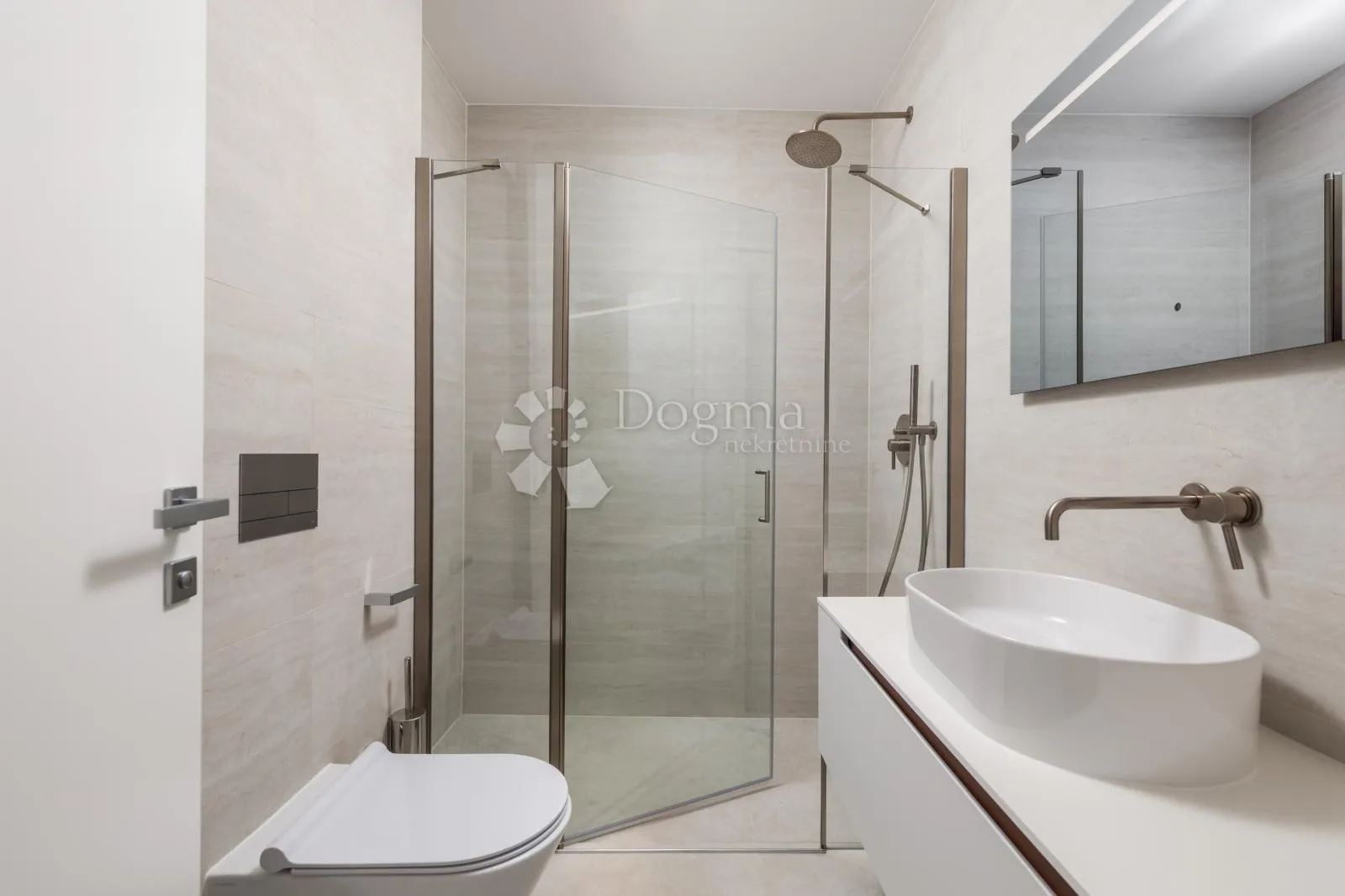 opatija centar stan 103 m2 - slika 10