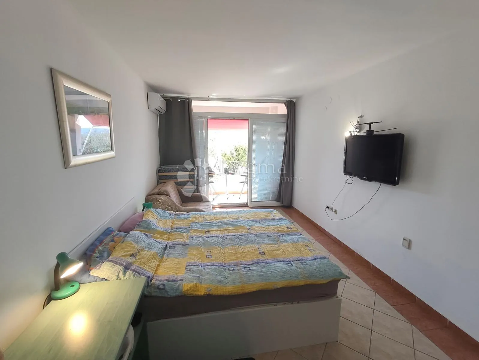 novouređeni apartman sa pogledom na more - slika 20