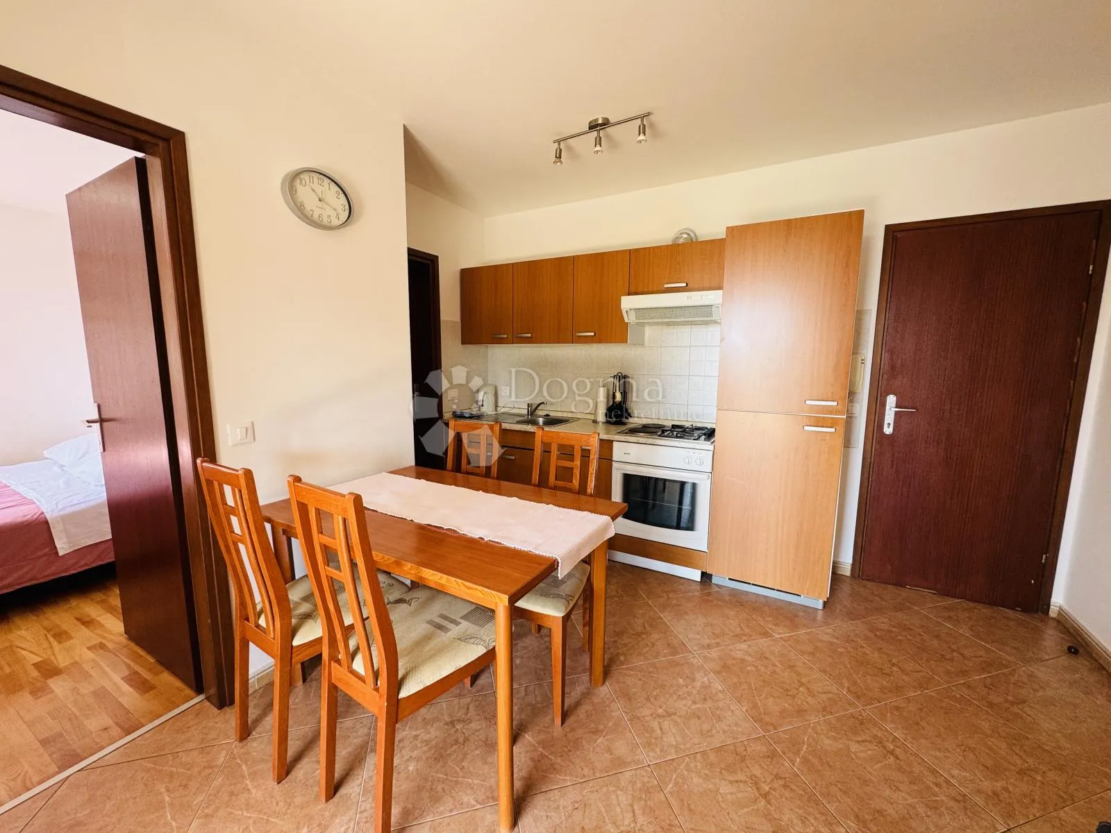 novigrad – dva stana u jednom + bazen i privatni parking - slika 6