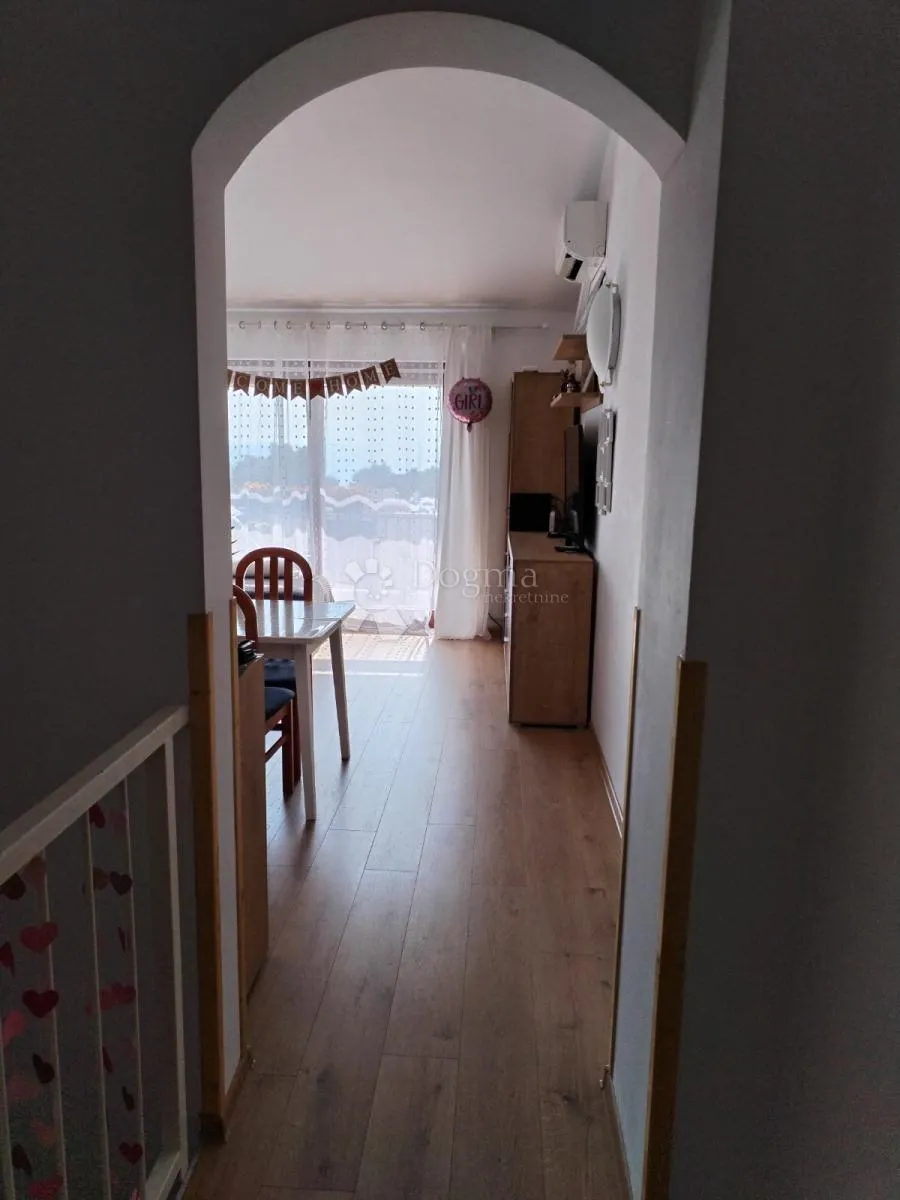 grad krk - atraktivan apartman sa panoramskim pogledom na more, svega 150 od mora - slika 19