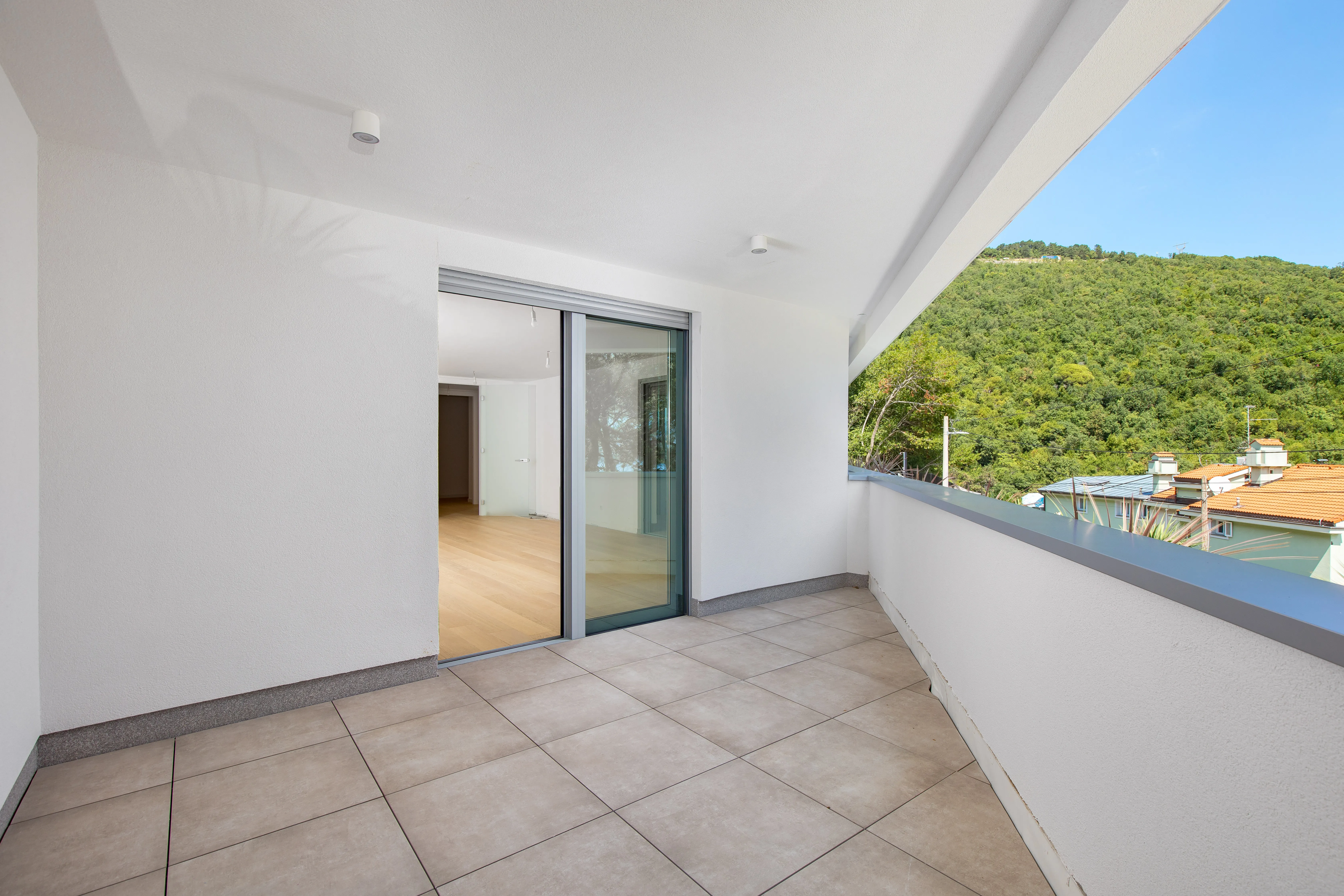 opatija centar stan 93,86 m2 - slika 2