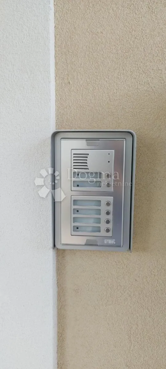 malinska - dva apartmana s okućnicom - slika 4