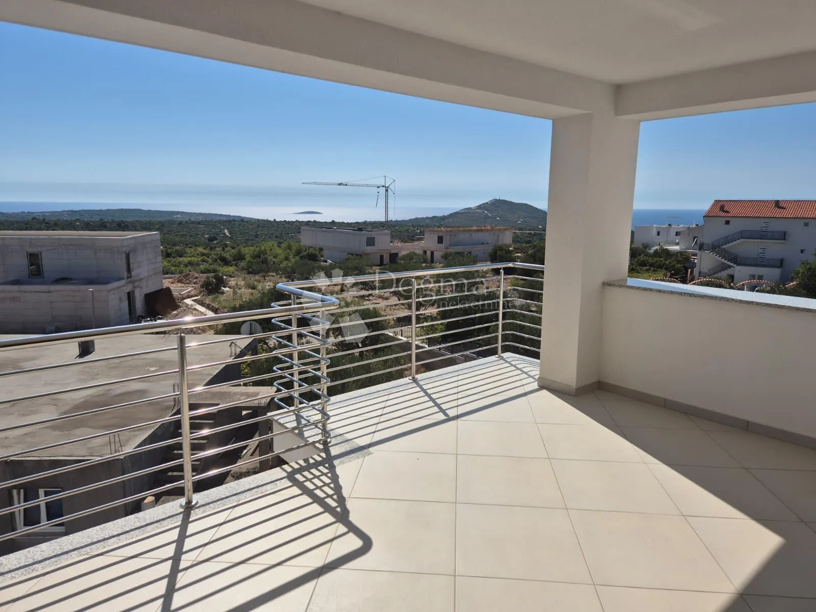 prodaje se – elegantan dvosobni stan na drugom katu, primošten - slika 9