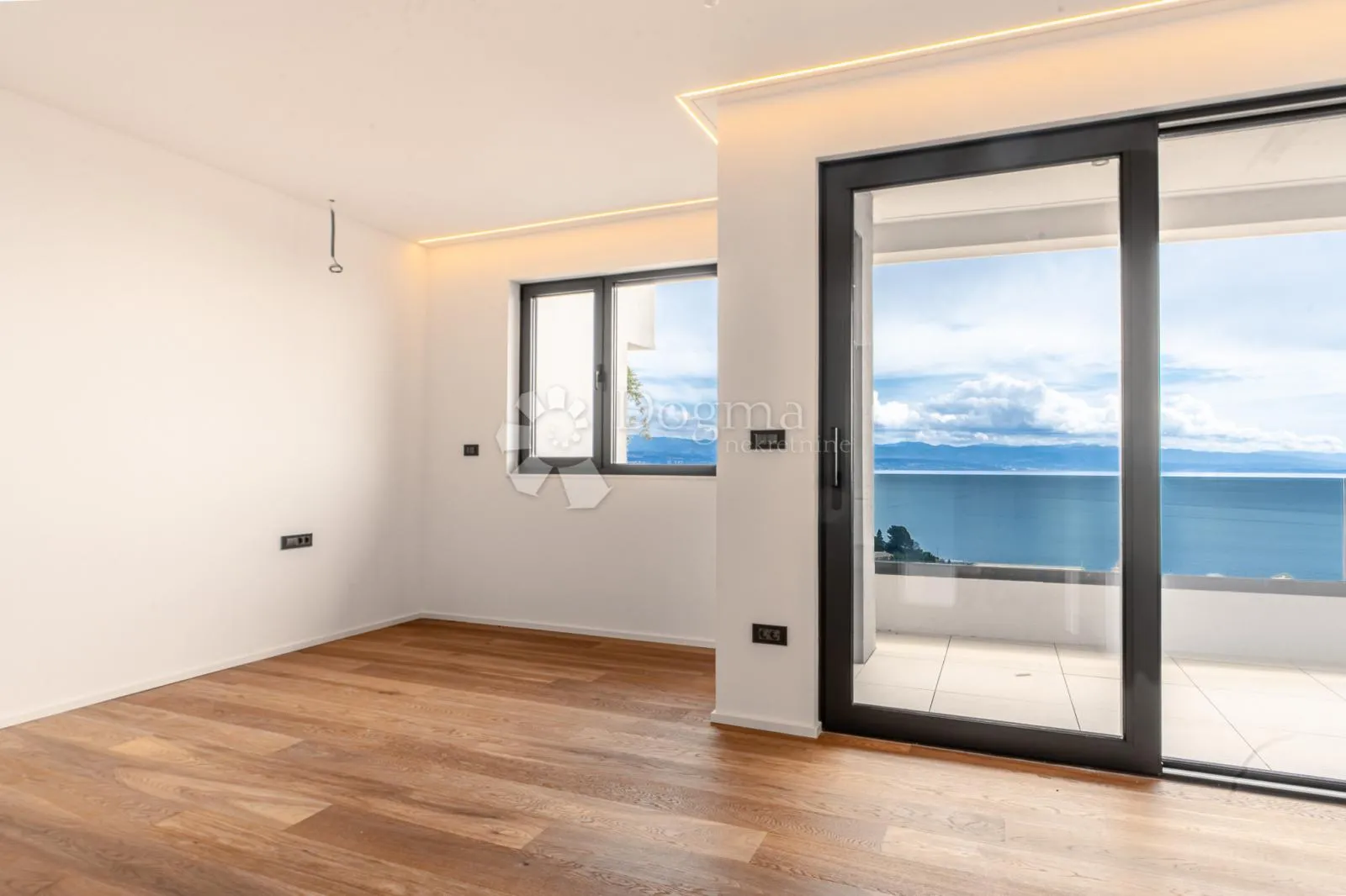 5★ lovran – 335 m² ukupno! stan 124 m² + natkrivena terasa 49 m² + vrt i parking 162 m² – 3 sobe, db, 3 kupaone, wc, spremište - slika 5