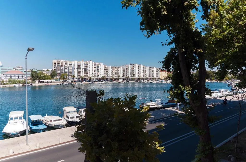zadar, poluotok, posebna zgrada - slika 19