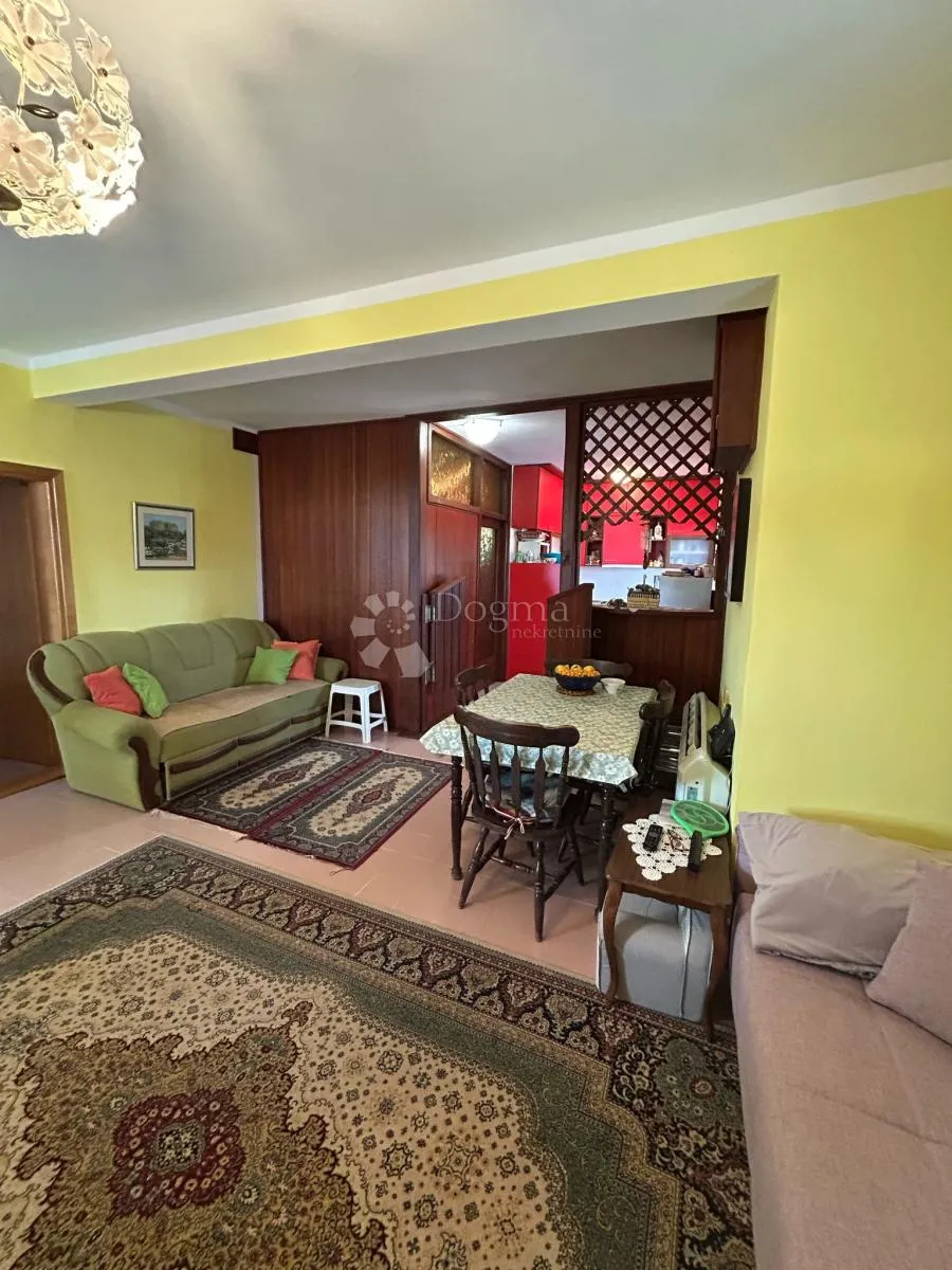 prekrasna kuća s više apartmana, 150 m od mora - slika 11