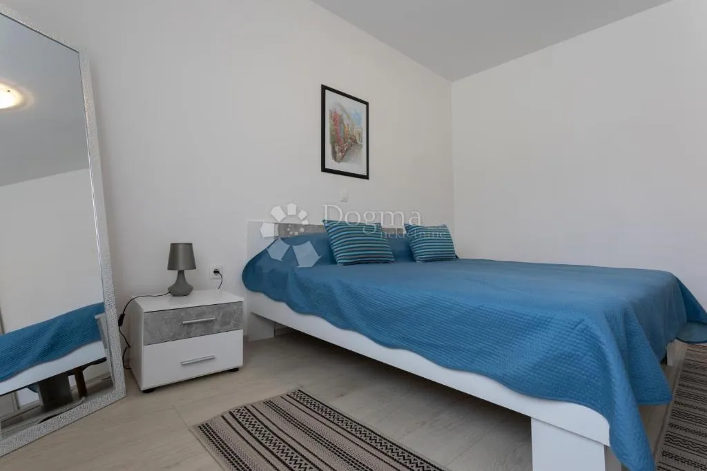 dva apartmana sa bazenom - slika 14