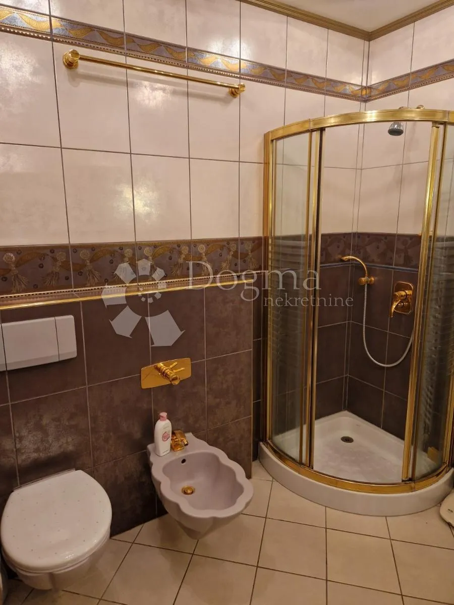 atraktivna villa sa pogledom na more - slika 26