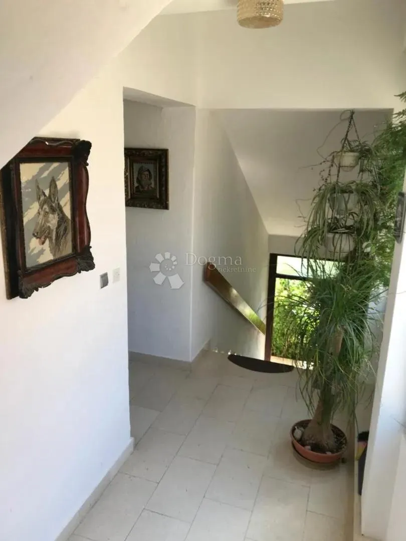 apartmanska kuća 200 m od mora - slika 8