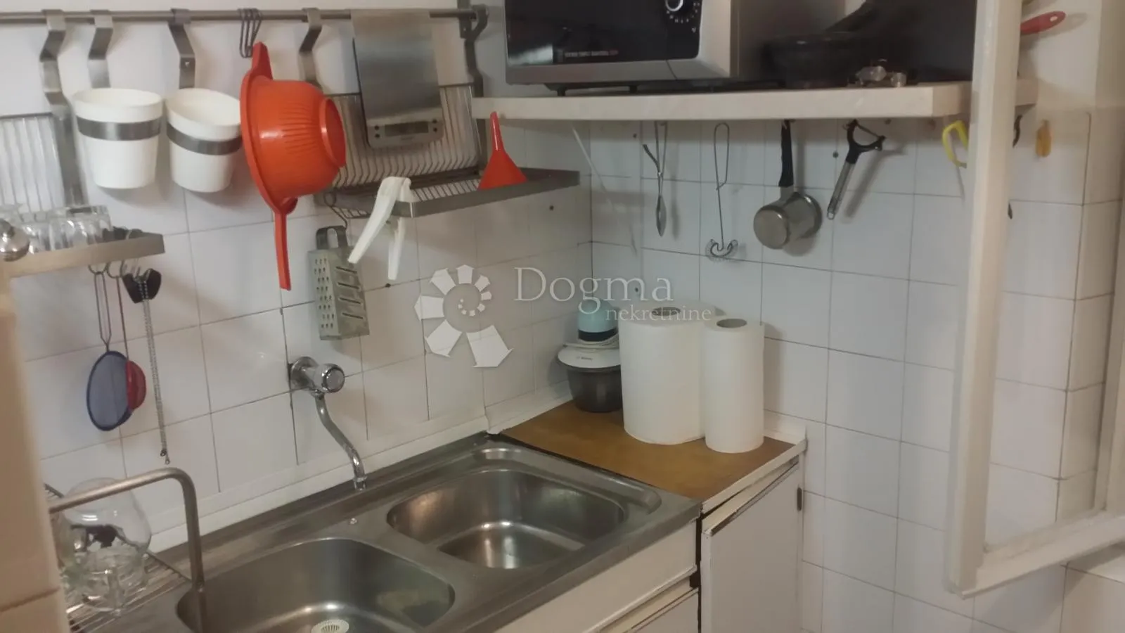 samostojeća kuća s velikom okućnicom – kaštel štafilić - slika 16