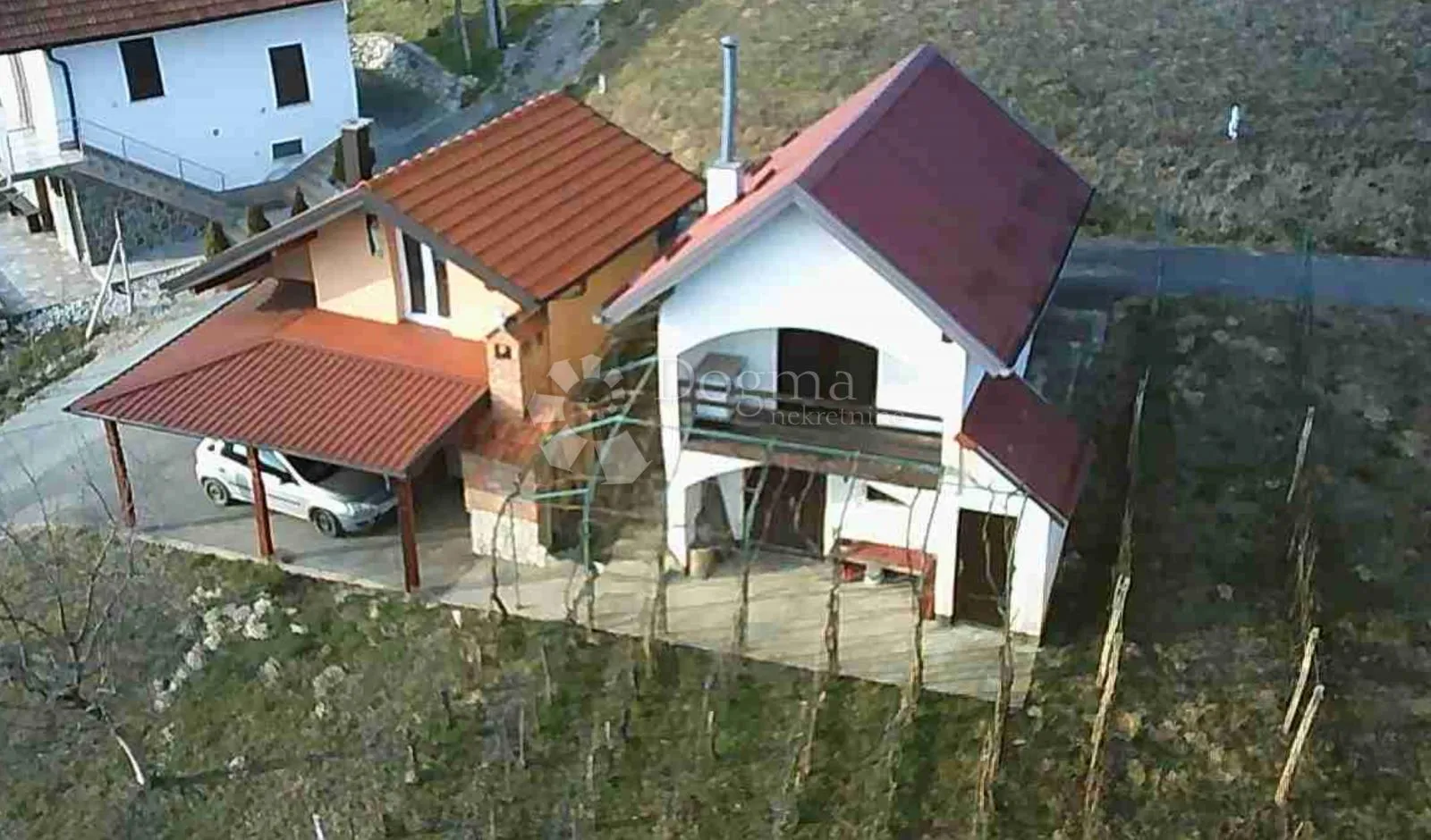 dvije vikendice sa vinogradom na brijegu iznad krapine! - slika 1