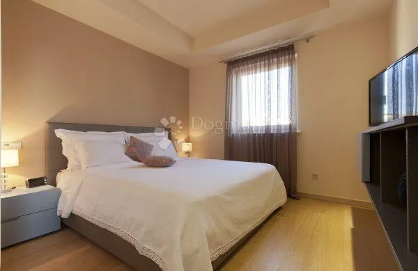 poreč (okolica) - moderna vila blizu mora - slika 11