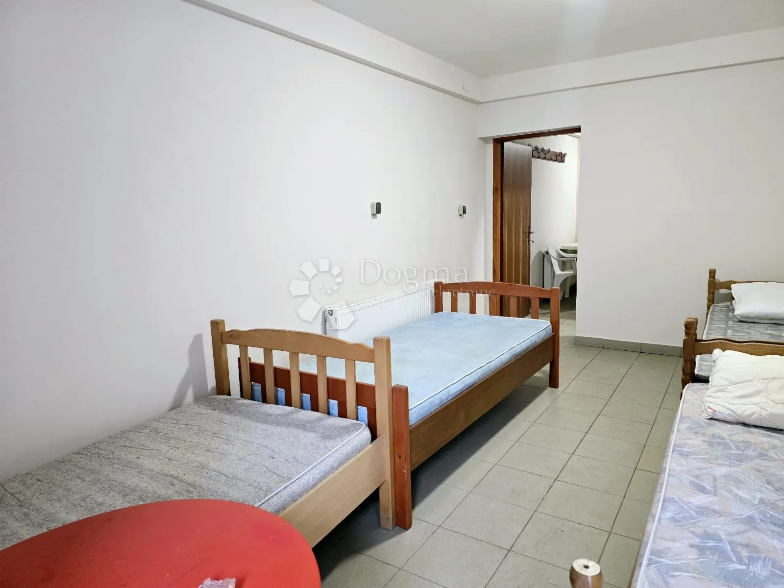 dubrava, frekventna lokacija, ukupno 135 m2 - slika 12