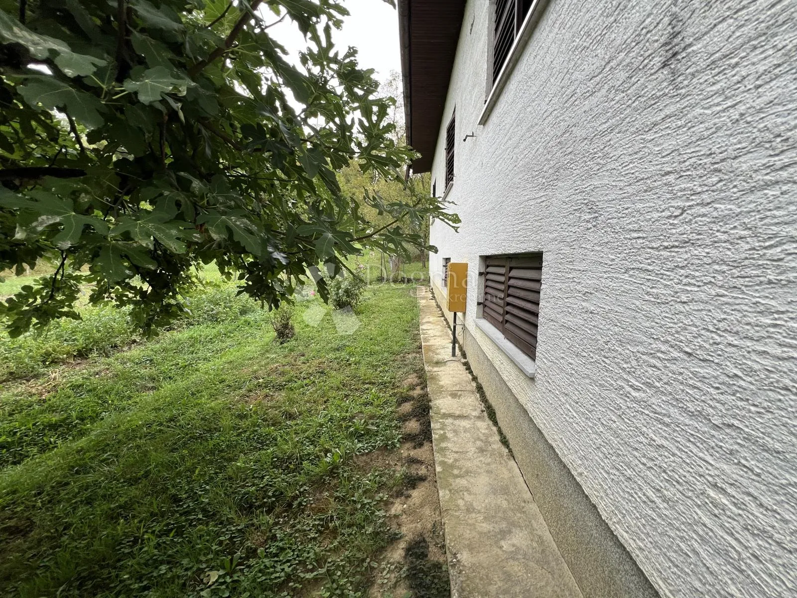 kuća s velikim zemljištem – idealno za turizam i obiteljski život - slika 5