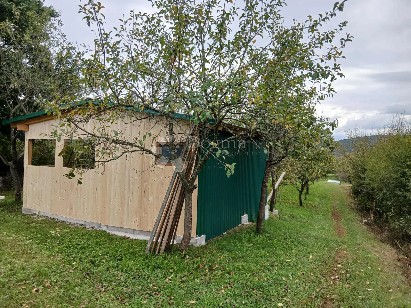 poljoprivredno zemljište sa kamp kućicom - slika 6