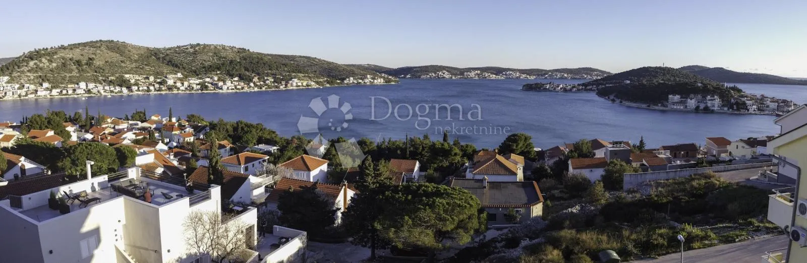 rogoznica- uređeni stan s top pogledom - slika 2