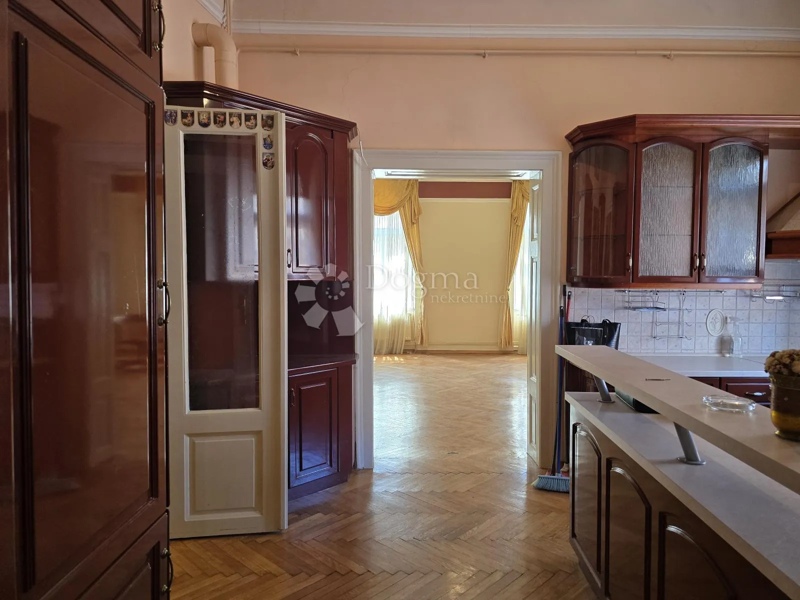 stan u baroknom stilu u centru varaždina - slika 2
