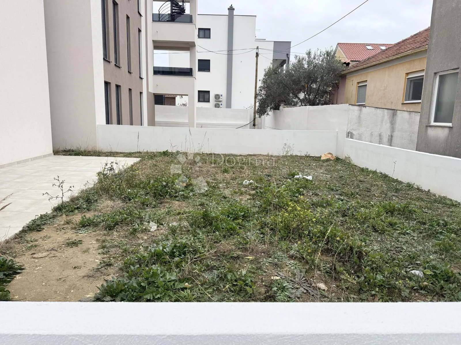 zadar – prizemni stan s vrtom i 2 parkinga - slika 23
