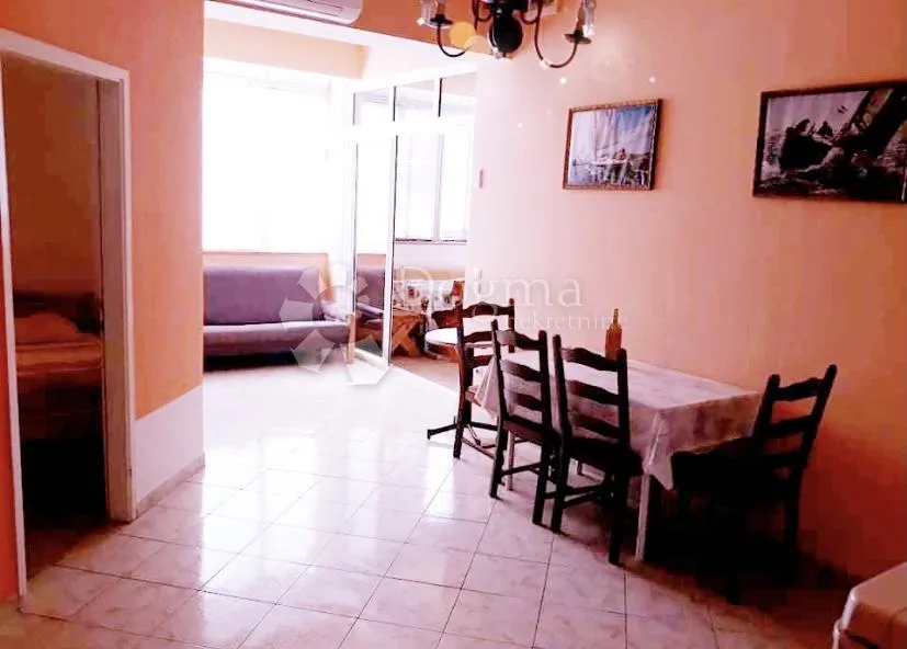vodice! stan novije gradnje na atraktivnoj lokaciji, u blizini plaže i centra! - slika 5
