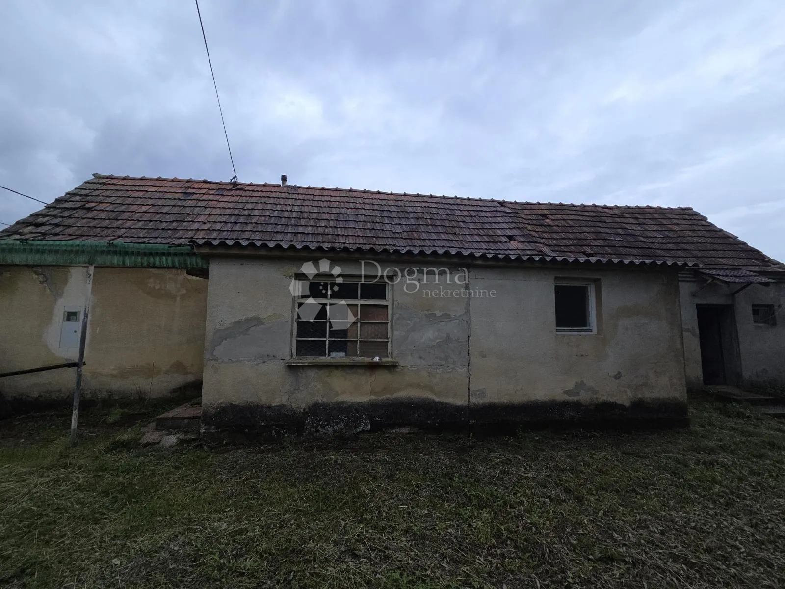 kopija od zvonimirovac – kuća s velikom parcelom i vinogradom - slika 4