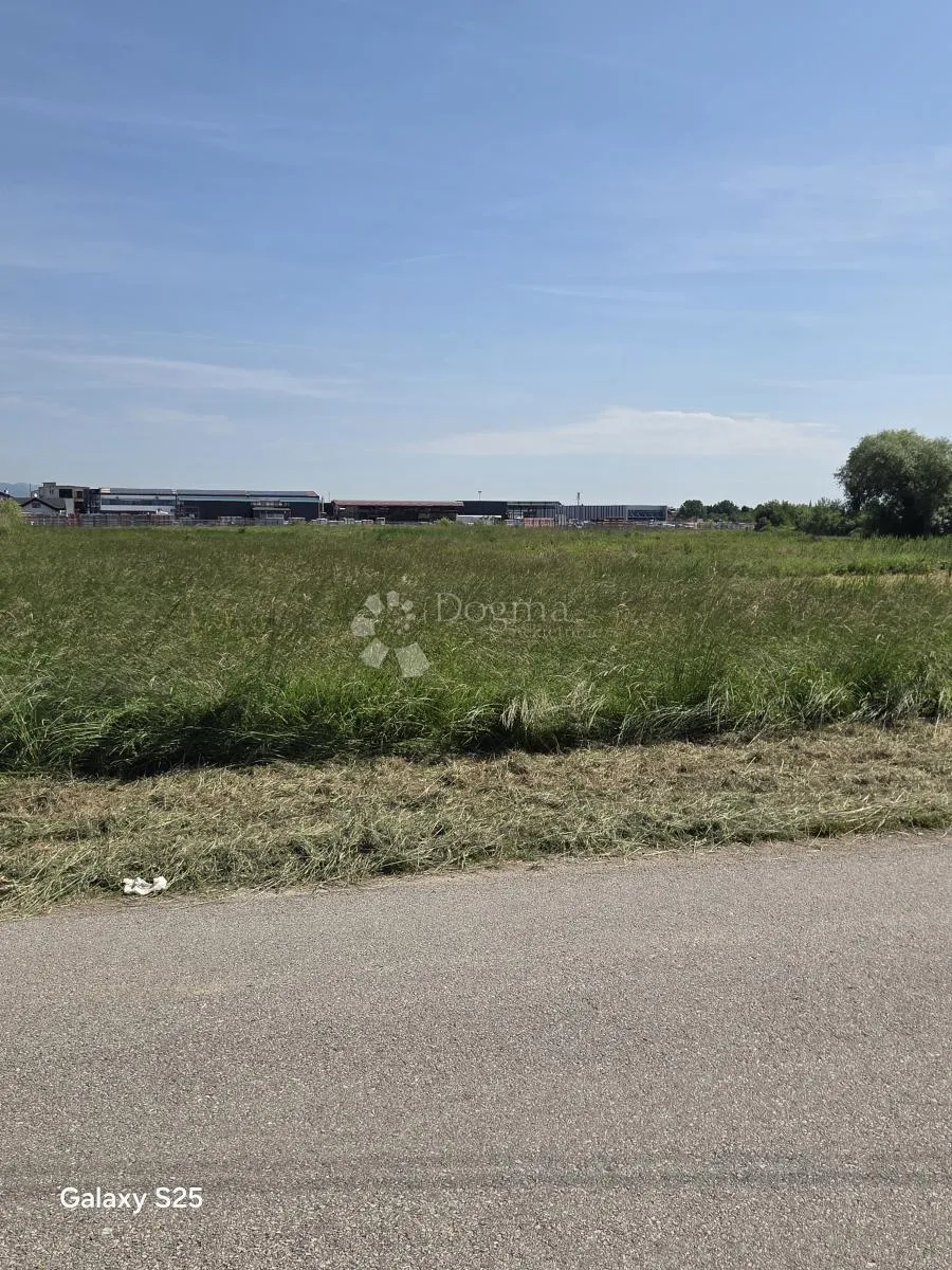 Stupnik građevinsko zemljište- industrijska zona do 60% izgrađenosti - Gornji Stupnik, Stupnik