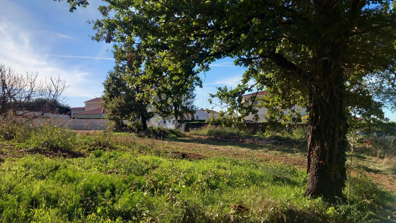 prostrana građevinska parcela s pogledom na more u mirnom susjedstvu - slika 15