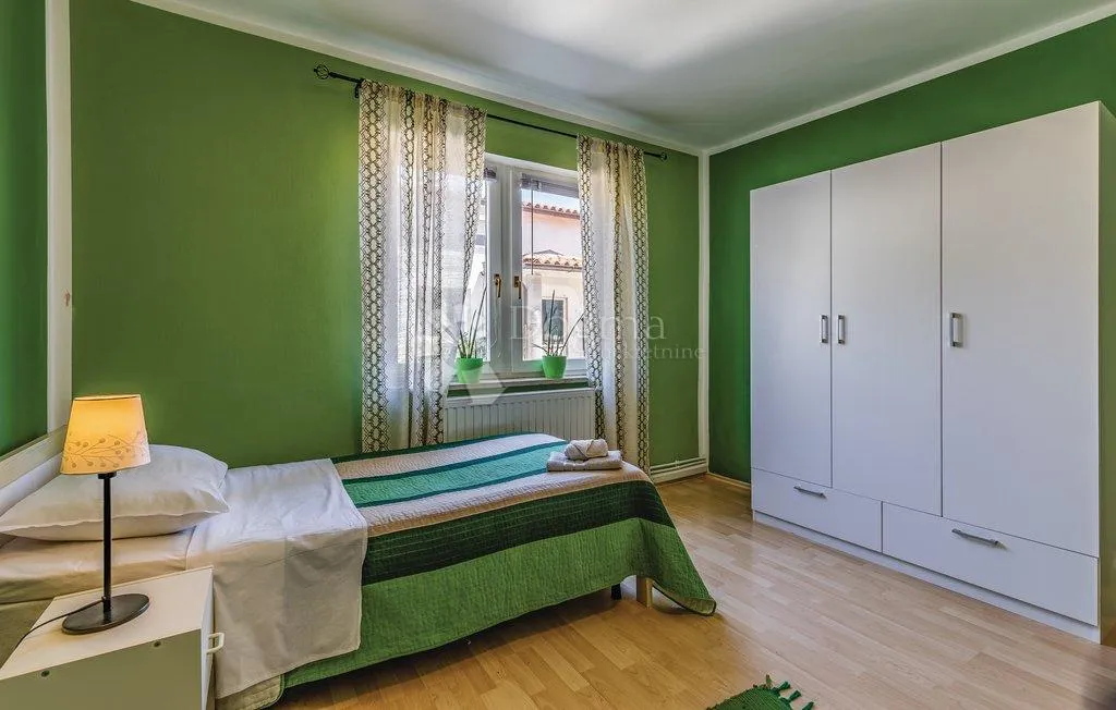 prilika - 2 kuće sa bazenom na odličnoj lokaciji - slika 24
