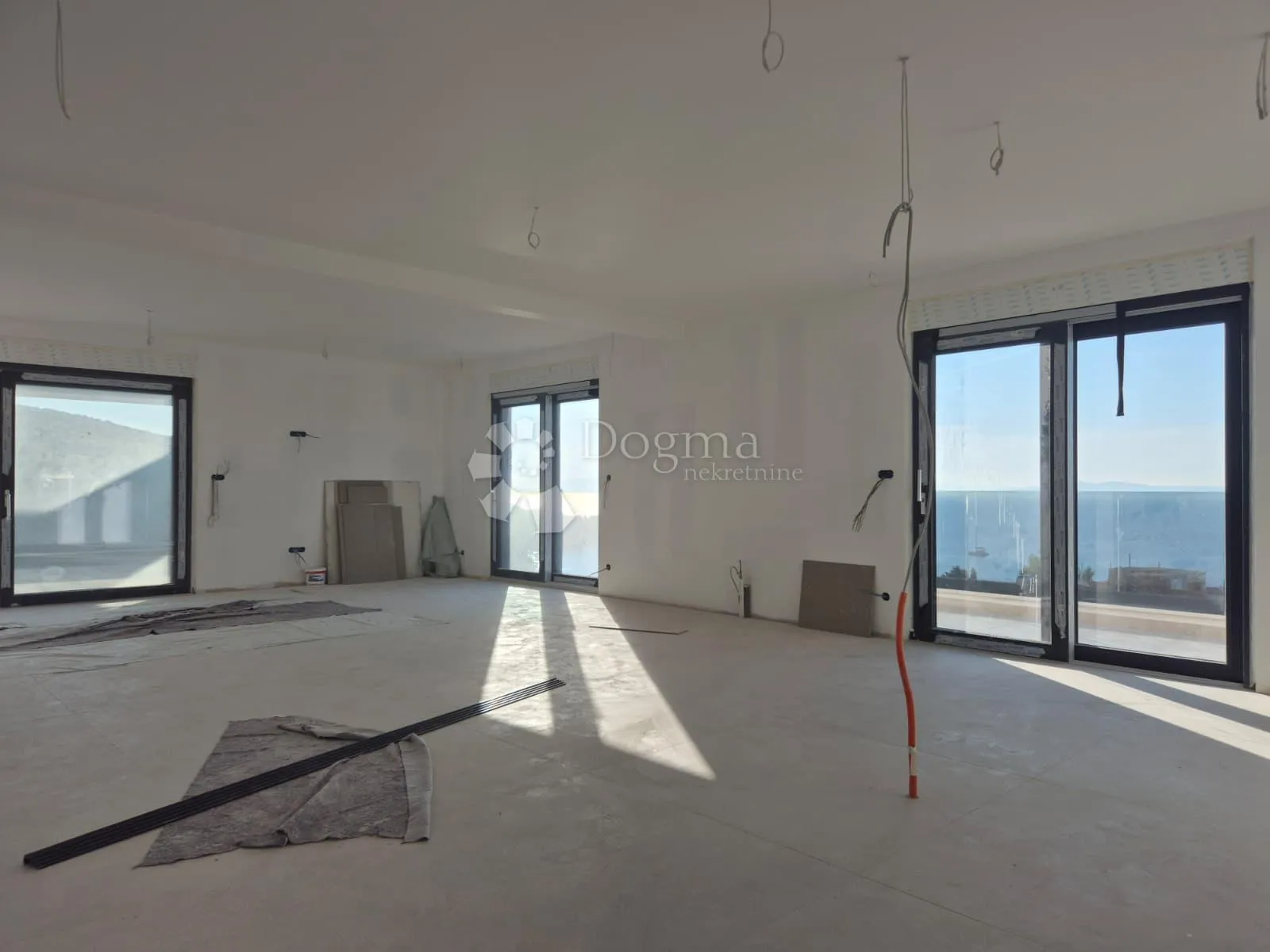 novogradnja – luksuzni penthouse (s17) s jacuzzijem i panoramskim pogledom na more – okrug gornji - slika 6