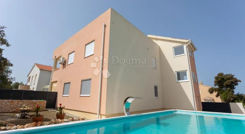 Dva apartmana sa bazenom - Zaton, Nin