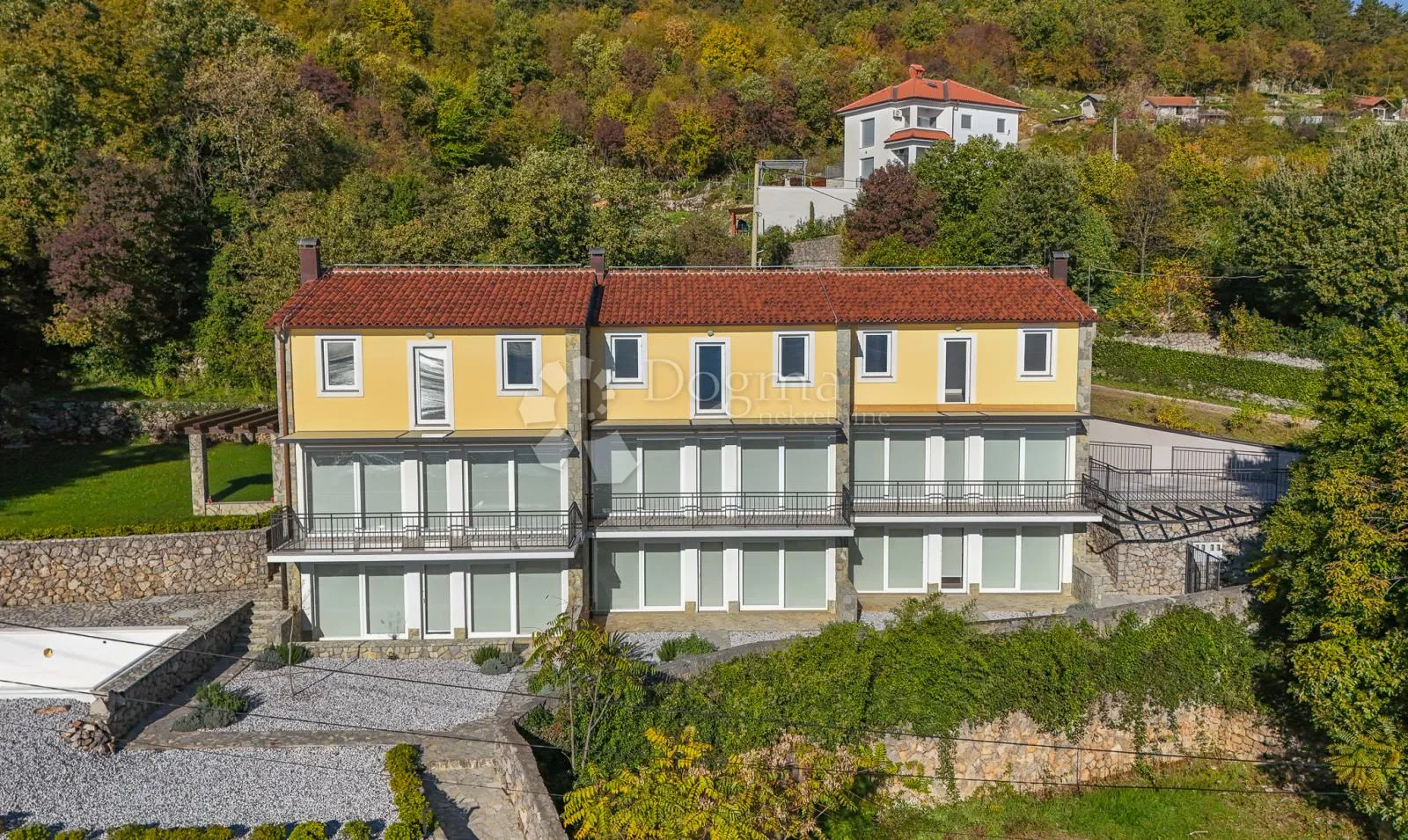 premium kuća u nizu – bazen, garaža. - slika 18