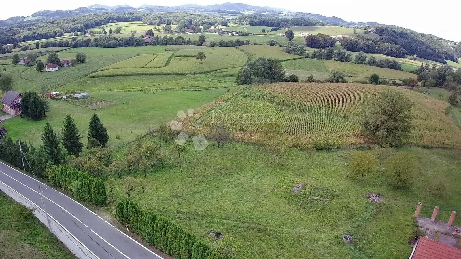 kuća starina djelomično renovirana sa 34.390m² zemljišta! - slika 6