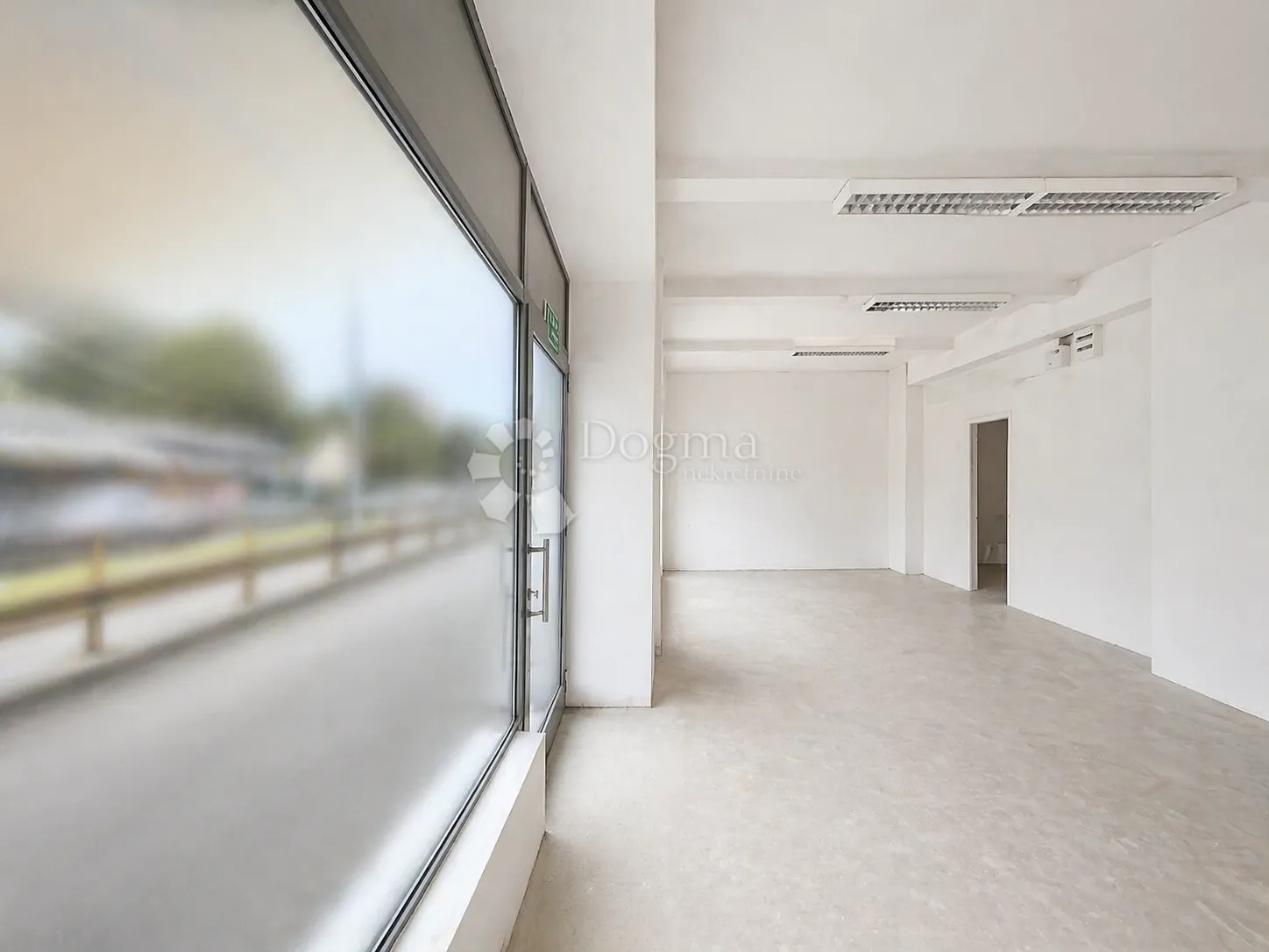 top lokal selska | 55m² + skladište | parking - slika 3
