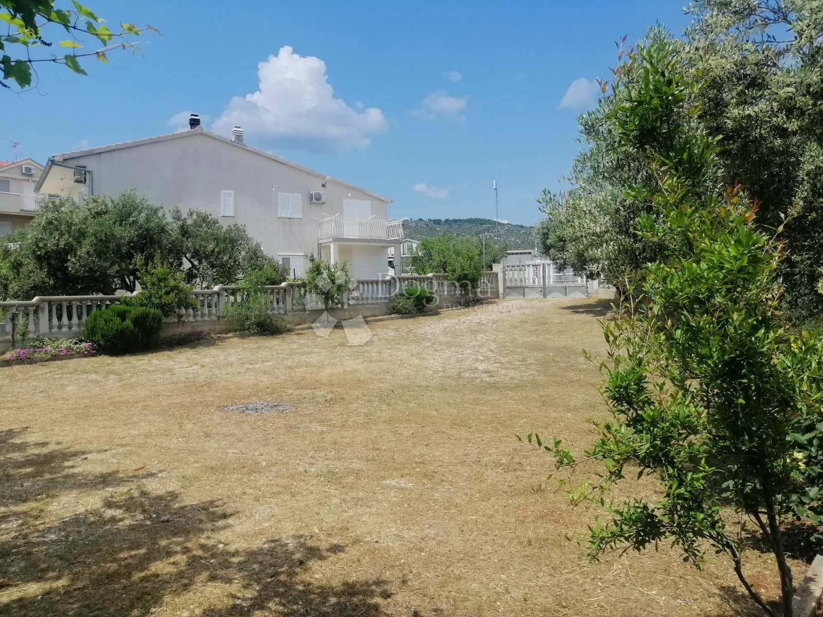tribunj - kuća s 9 apartmana + građevinska parcela 418 m2 - slika 16